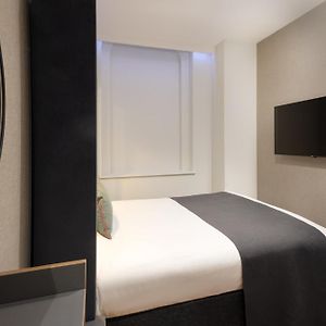 Double Room No Window